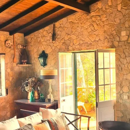 Casas Do Alpendre *